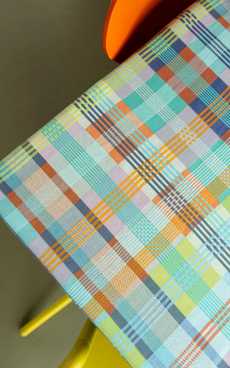 Wild Weave Tablecloth 71A