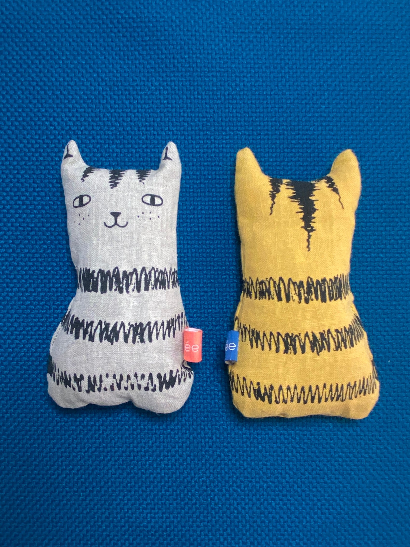 Léon the Cat Rattle Natural