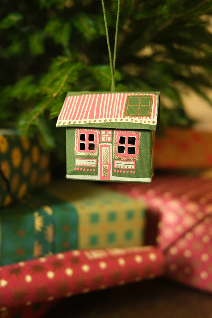 Green & Pink Scottish Bothy Ornament